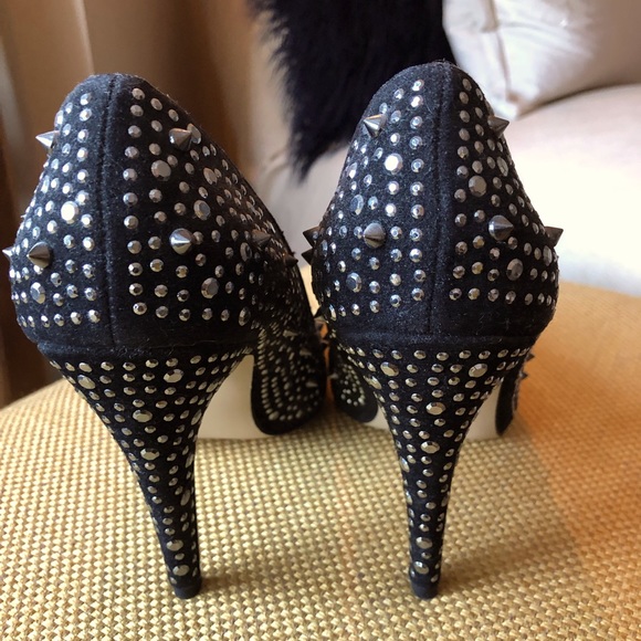 g:21  Black Glitzy heels with stones and studs. Size 7. - Picture 4 of 4